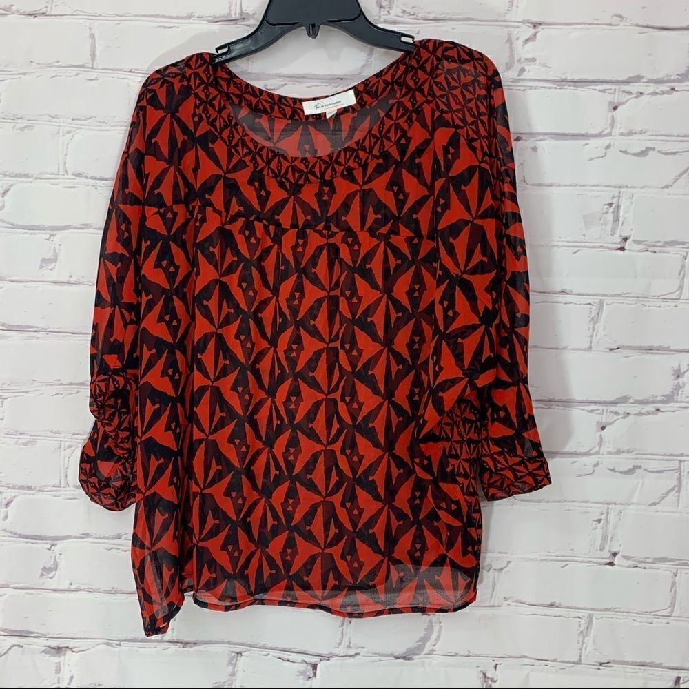 ‎Vince Camuto large red flowy top